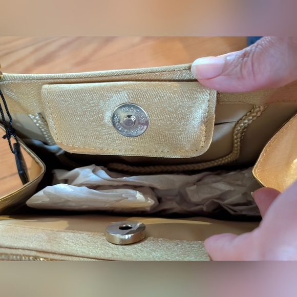 Bijoux Terner Gold Wristlet Clutch - Picture 5 of 6